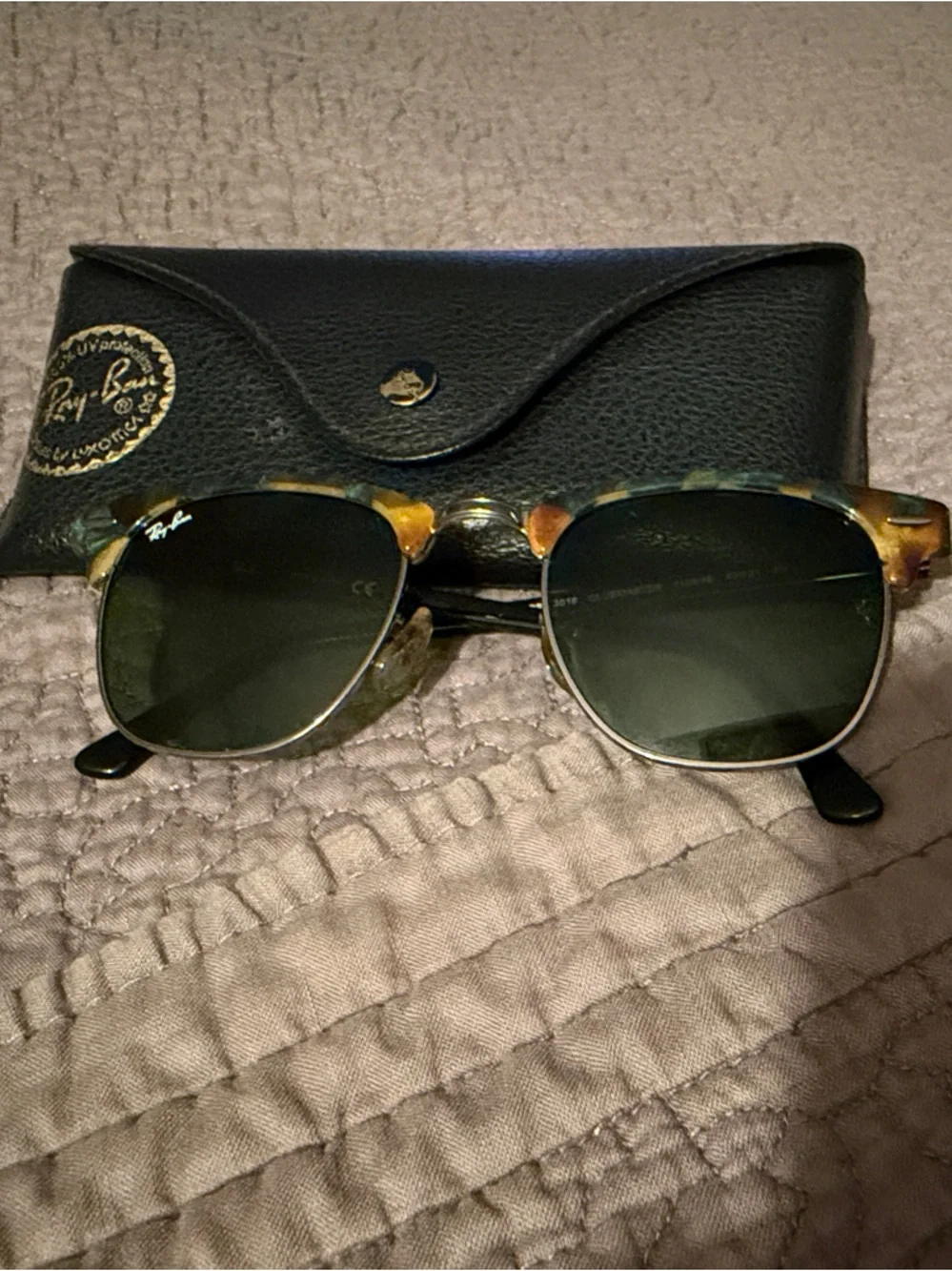 Ray-Ban Clubmaster Fleck Tortoiseshell Frame with Green Lenses